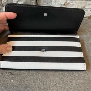 Kut From The Kloth Black and White Striped Trifold  Wallet